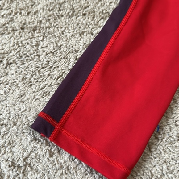 Zyia Light n Tight Red Royalty Stripe Hi-Rise Capri Legging,Tummy Control Sz 6-8 - Picture 2 of 4
